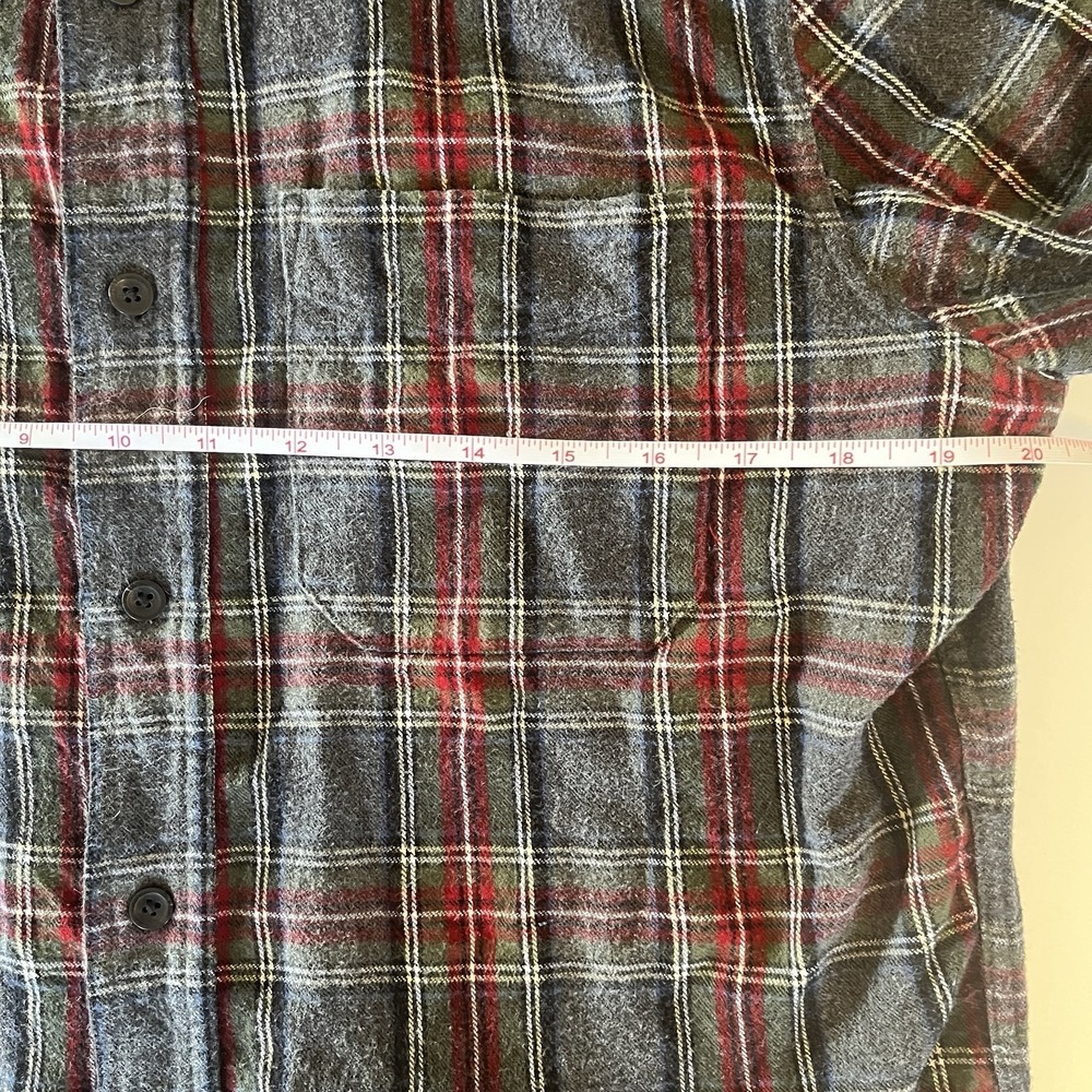 L.L. Bean Men's Size M Reg Flannel Gray Red Plaid 100% Cotton Button Up - Picture 6 of 7
